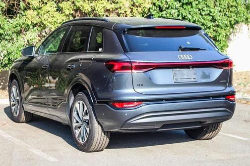 2025 Audi Q6 e-tron Premium quattro