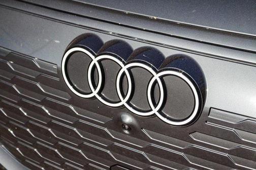 2025 Audi Q6 e-tron Premium quattro