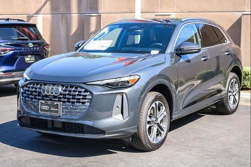 2025 Audi Q5 Premium TFSI quattro S tronic