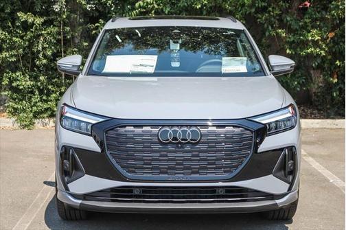 2025 Audi Q4 e-tron Premium 55 quattro