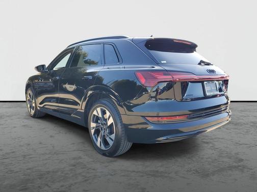 2023 Audi e-tron Premium quattro