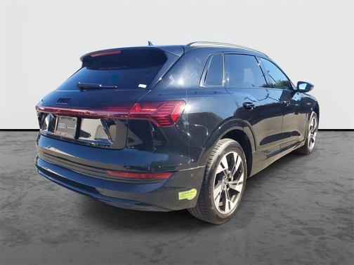 2023 Audi e-tron Premium quattro