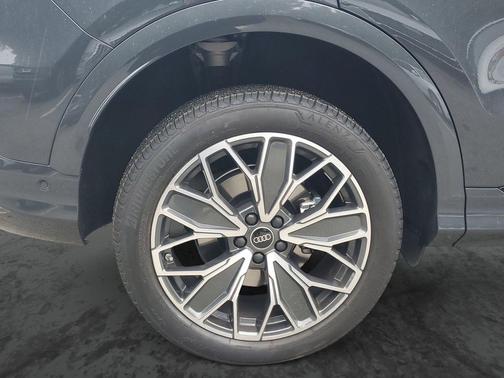 2025 Audi Q5 Premium Plus TFSI quattro S tronic