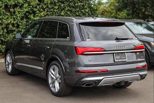 2025 Audi Q7 55 Premium Plus