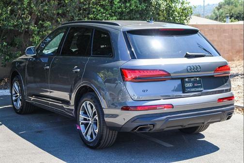 2025 Audi Q7 45 Premium