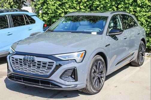 2024 Audi Q8 e-tron Prestige