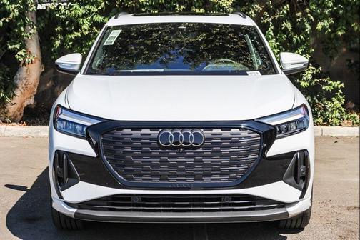2025 Audi Q4 e-tron Premium Plus 55 quattro
