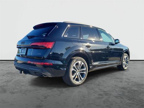 2026 Audi Q7 45 Premium Plus