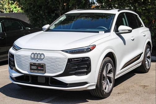 2025 Audi Q6 e-tron Premium Plus quattro