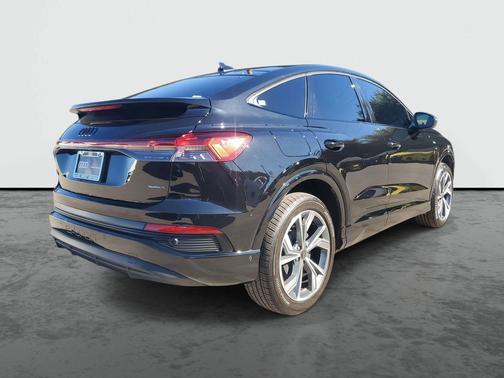 2024 Audi Q4 e-tron Premium Plus 50 quattro