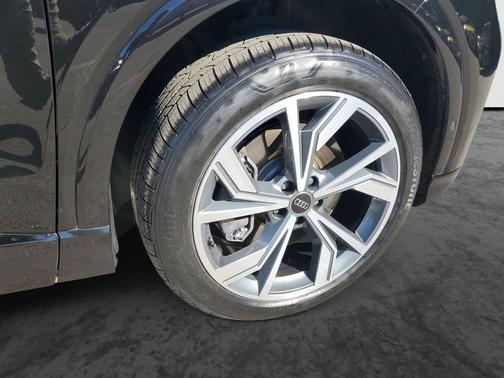 2024 Audi Q4 e-tron Premium Plus 50 quattro