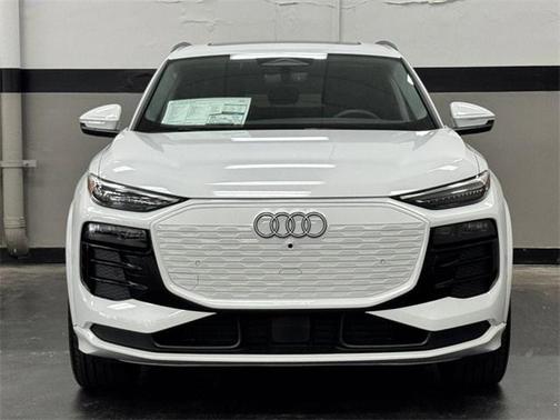 2025 Audi Q6 e-tron Premium Plus quattro