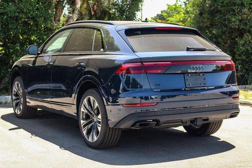 2025 Audi Q8 55 Premium