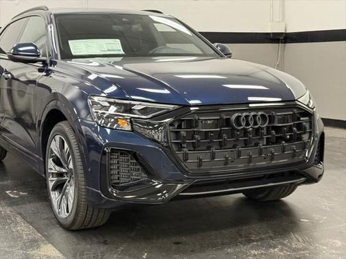 2025 Audi Q8 55 Premium