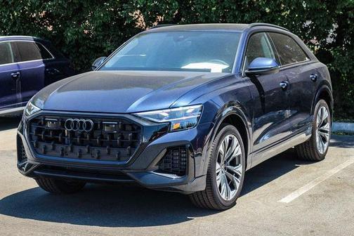 2025 Audi Q8 55 Premium