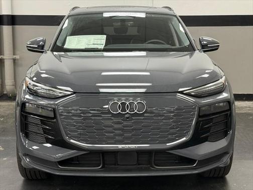 2025 Audi Q6 e-tron Premium Plus quattro