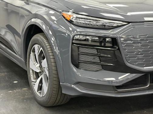 2025 Audi Q6 e-tron Premium Plus quattro