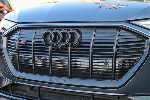 2023 Audi e-tron S Premium Plus quattro