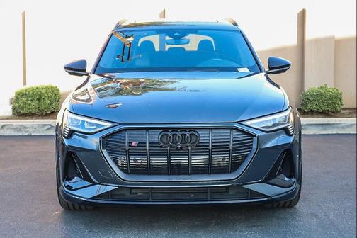 2023 Audi e-tron S Premium Plus quattro