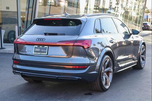 2023 Audi e-tron S Premium Plus quattro