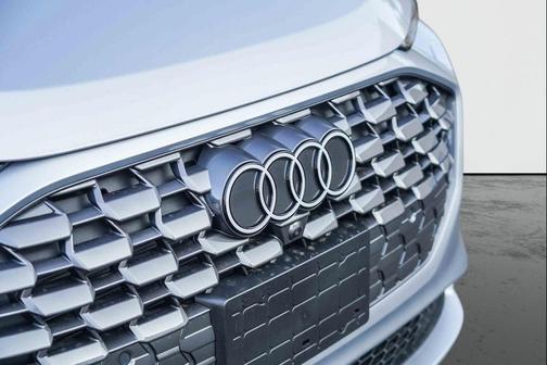 2025 Audi Q5 Premium TFSI quattro S tronic