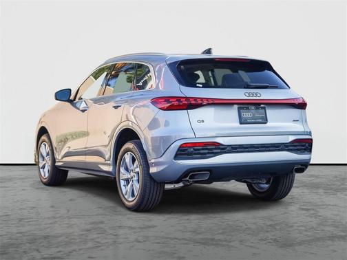 2025 Audi Q5 Premium TFSI quattro S tronic