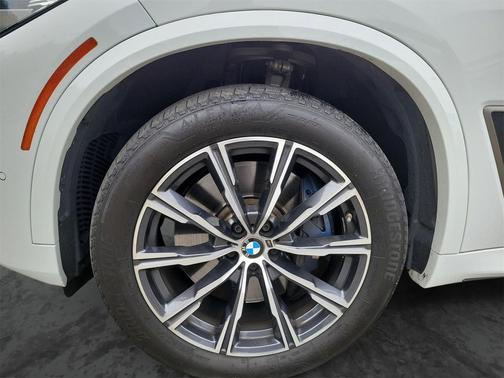 2020 BMW X5 M50i