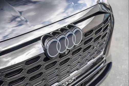 2024 Audi Q8 e-tron Prestige