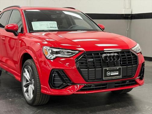 2025 Audi Q3 Premium 45 TFSI S line quattro Tiptronic