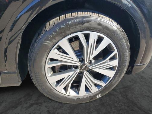 2025 Audi Q4 e-tron Premium 45 RWD