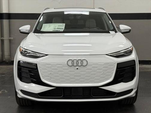 2025 Audi Q6 e-tron Premium quattro