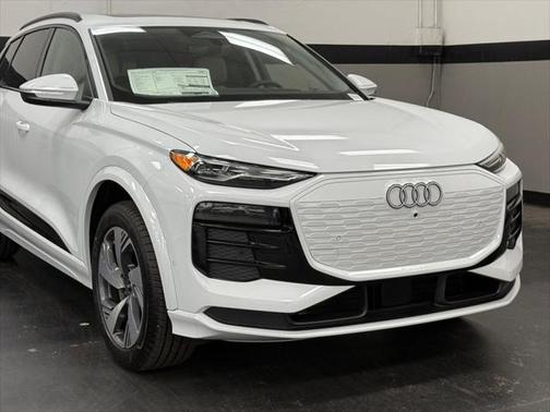 2025 Audi Q6 e-tron Premium quattro