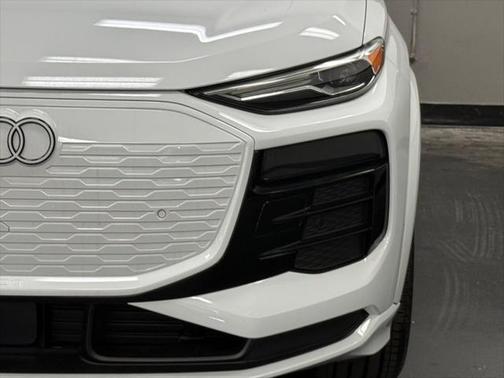2025 Audi Q6 e-tron Premium quattro