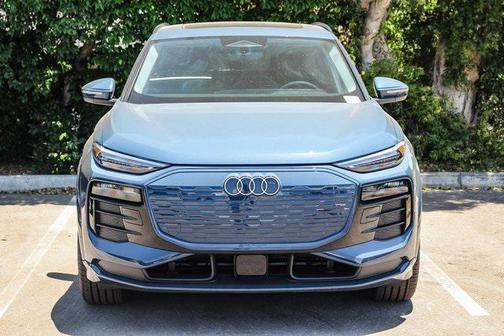 2025 Audi Q6 e-tron Prestige quattro