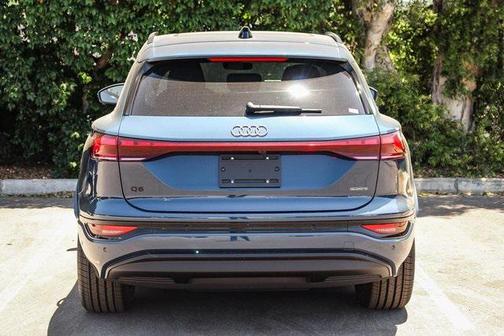 2025 Audi Q6 e-tron Prestige quattro