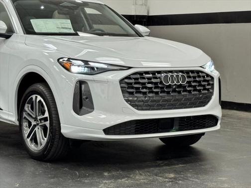2025 Audi Q5 Premium