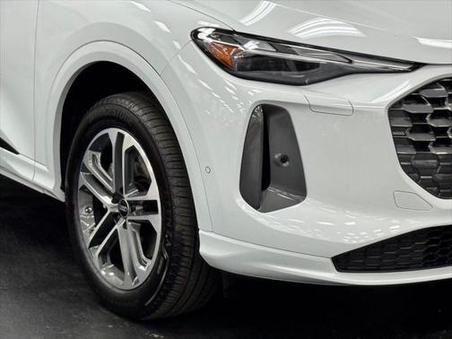 2025 Audi Q5 Premium