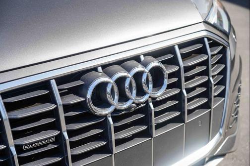 2022 Audi Q7 45 Premium