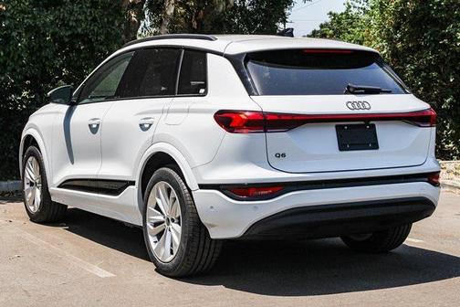 2025 Audi Q6 e-tron Premium