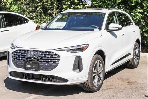 2025 Audi Q5 Premium Plus