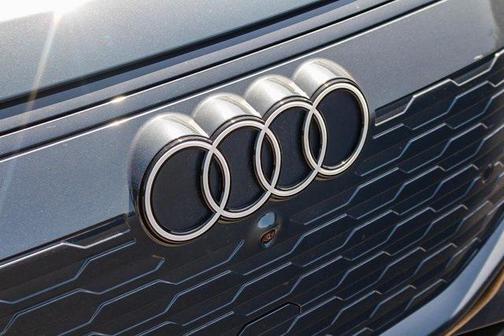 2025 Audi Q6 e-tron Premium Plus quattro