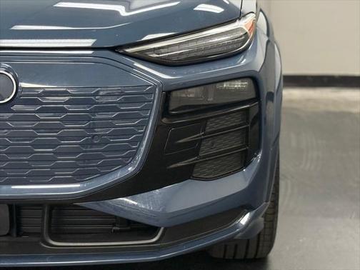 2025 Audi Q6 e-tron Premium Plus quattro