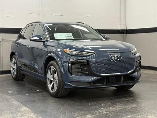 2025 Audi Q6 e-tron Premium Plus quattro