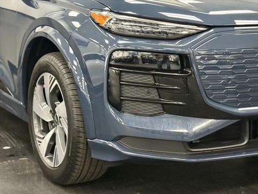 2025 Audi Q6 e-tron Premium Plus quattro