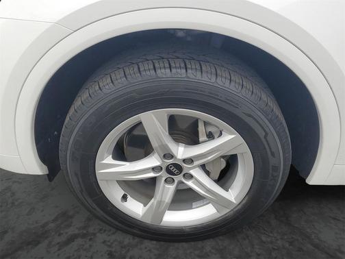 2022 Audi Q5 40 Premium