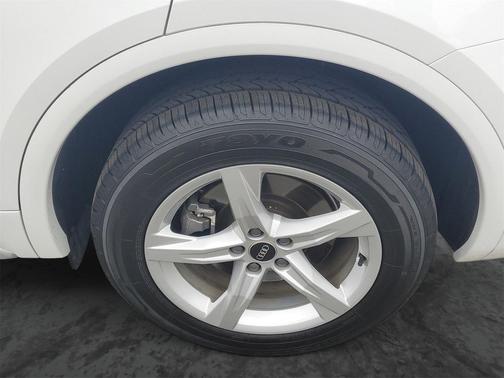 2022 Audi Q5 40 Premium