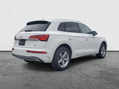 2022 Audi Q5 40 Premium