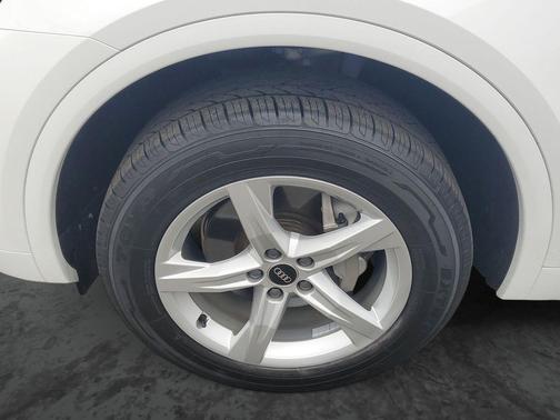 2022 Audi Q5 40 Premium