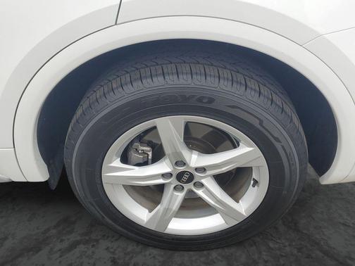 2022 Audi Q5 40 Premium