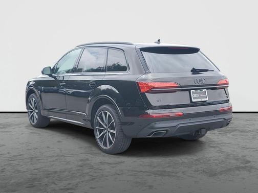 Tamarind Brown Metallic 2026 Audi Q7 45 Premium Plus